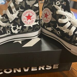 Kids converse